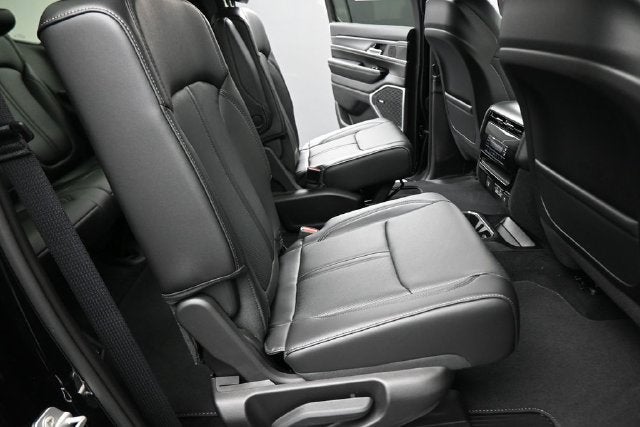 2026 Jeep Grand Wagoneer Base