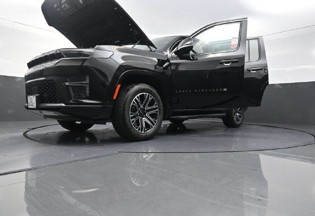 2026 Jeep Grand Wagoneer Base