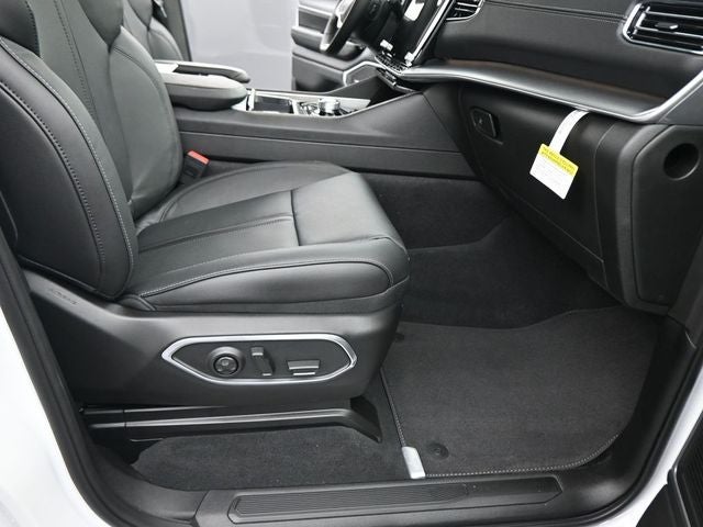 2026 Jeep Grand Wagoneer Base