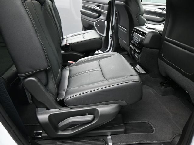 2026 Jeep Grand Wagoneer Base