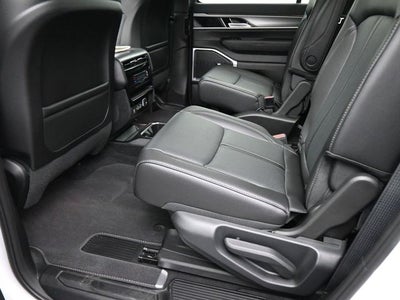 2026 Jeep Grand Wagoneer Base