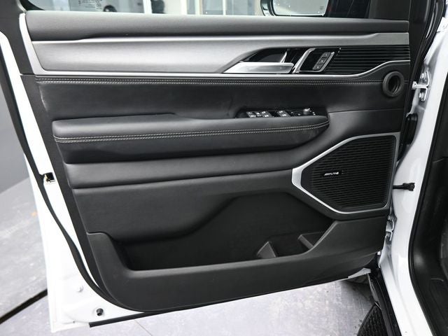 2026 Jeep Grand Wagoneer Base