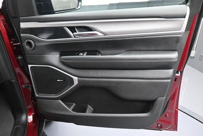 2026 Jeep Grand Wagoneer Base