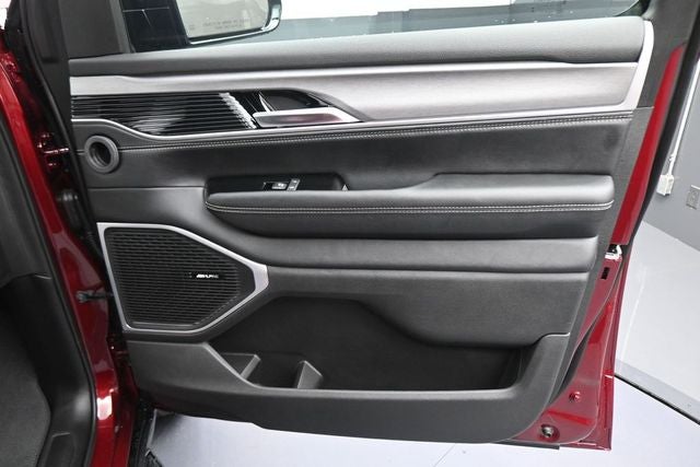 2026 Jeep Grand Wagoneer Base
