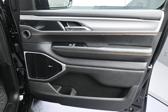 2026 Jeep Grand Wagoneer Base