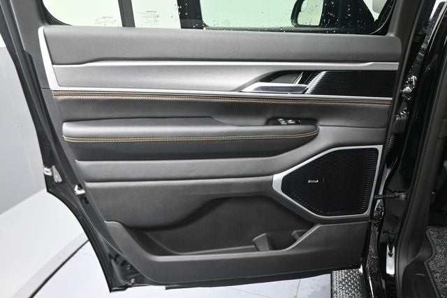 2026 Jeep Grand Wagoneer Base