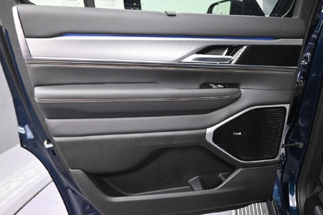 2027 Jeep Grand Wagoneer Base