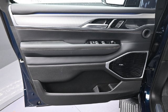 2027 Jeep Grand Wagoneer Base