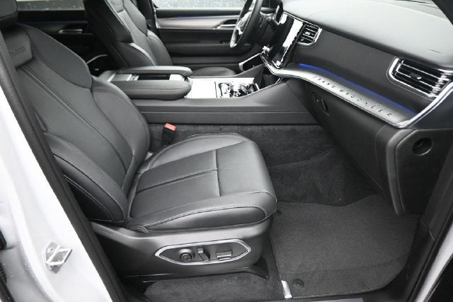 2027 Jeep Grand Wagoneer Base