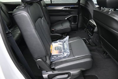 2027 Jeep Grand Wagoneer Base