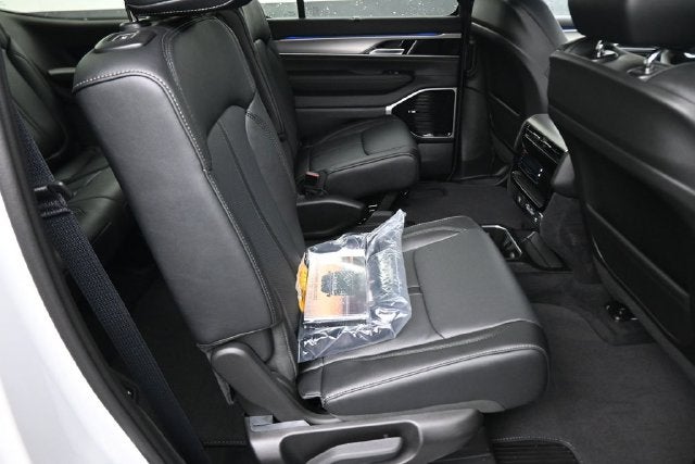 2027 Jeep Grand Wagoneer Base