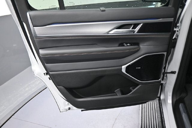 2027 Jeep Grand Wagoneer Base