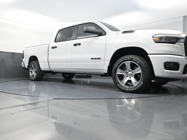 2026 RAM 1500 Express LONG BOX