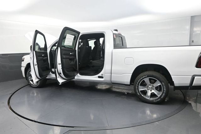2026 RAM 1500 Express LONG BOX
