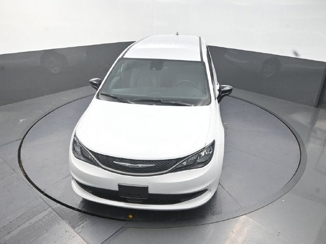 2027 Chrysler Pacifica LX
