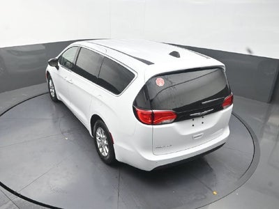 2027 Chrysler Pacifica LX