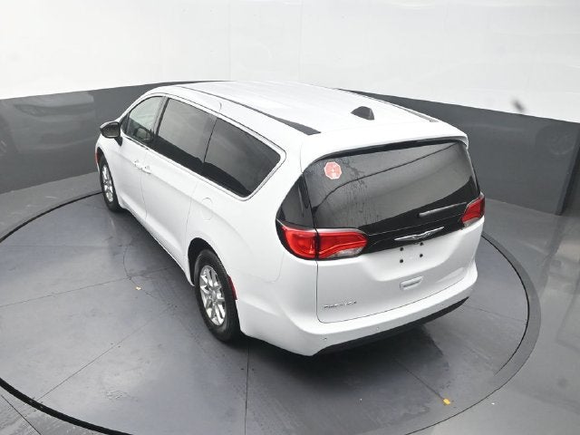 2027 Chrysler Pacifica LX