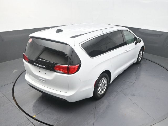 2027 Chrysler Pacifica LX