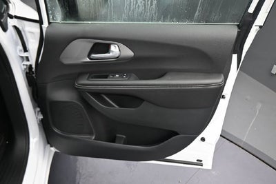2027 Chrysler Pacifica LX