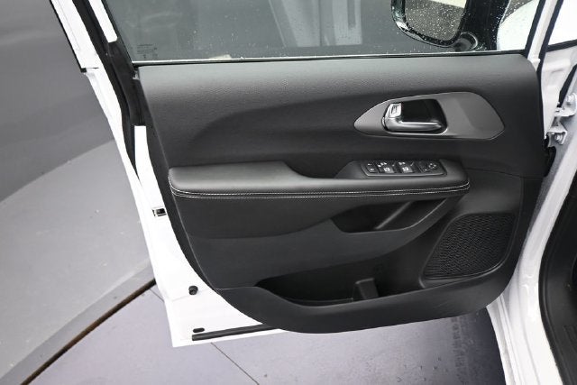 2027 Chrysler Pacifica LX