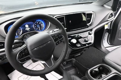 2027 Chrysler Pacifica LX