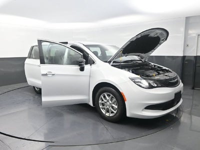2027 Chrysler Pacifica LX