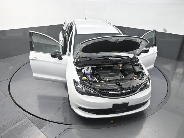 2027 Chrysler Pacifica LX