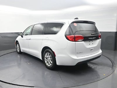 2027 Chrysler Pacifica LX