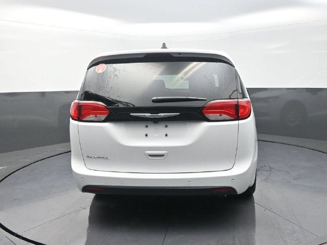 2027 Chrysler Pacifica LX