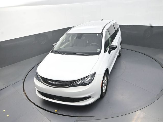 2024 Chrysler Voyager LX