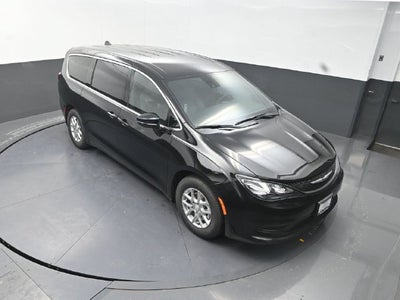 2027 Chrysler Pacifica LX