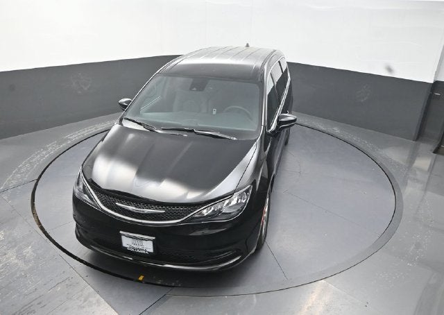2027 Chrysler Pacifica LX