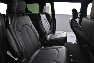 2027 Chrysler Pacifica LX