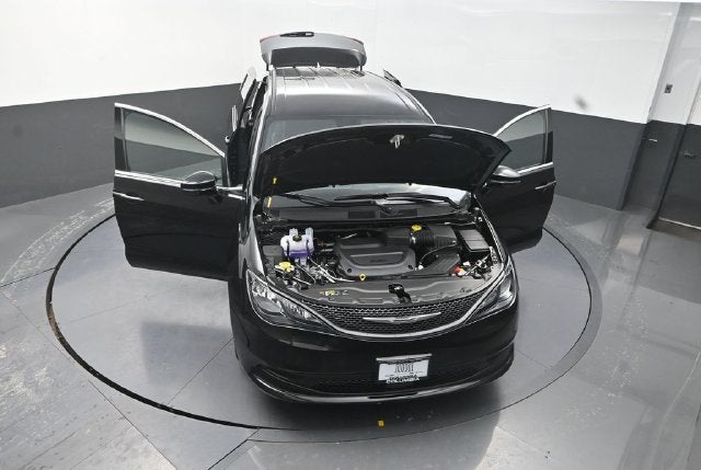 2027 Chrysler Pacifica LX