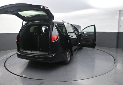 2027 Chrysler Pacifica LX