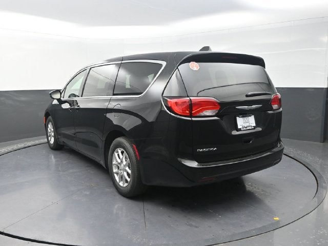 2027 Chrysler Pacifica LX