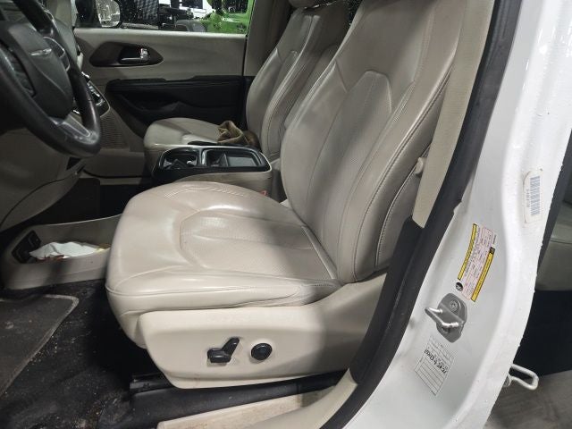 2021 Chrysler Voyager LXI