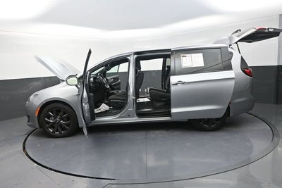 2019 Chrysler Pacifica Touring Plus