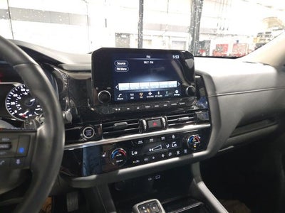 2024 Nissan Pathfinder SL