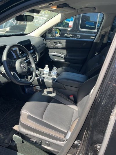 2024 Nissan Pathfinder SL