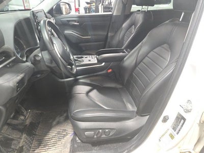 2022 Toyota Highlander Hybrid XLE