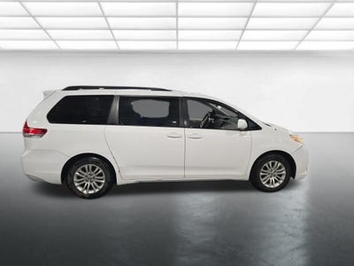 2011 Toyota Sienna XLE
