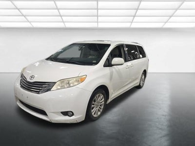 2011 Toyota Sienna XLE