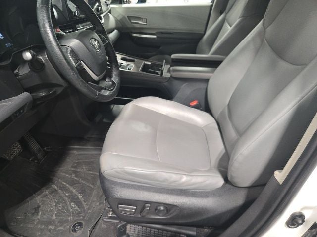 2022 Toyota Sienna XLE 7 Passenger