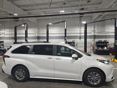 2022 Toyota Sienna XLE 7 Passenger