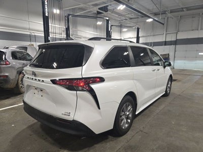 2022 Toyota Sienna XLE 7 Passenger