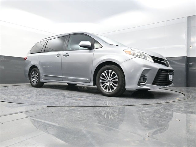 2018 Toyota Sienna XLE 7 Passenger