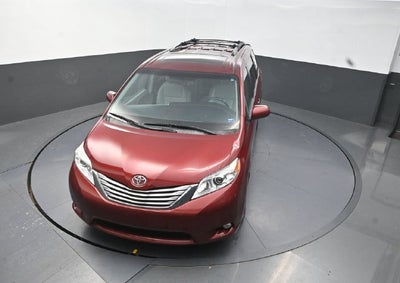 2017 Toyota Sienna XLE 8 Passenger