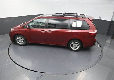 2017 Toyota Sienna XLE 8 Passenger