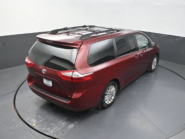 2017 Toyota Sienna XLE 8 Passenger